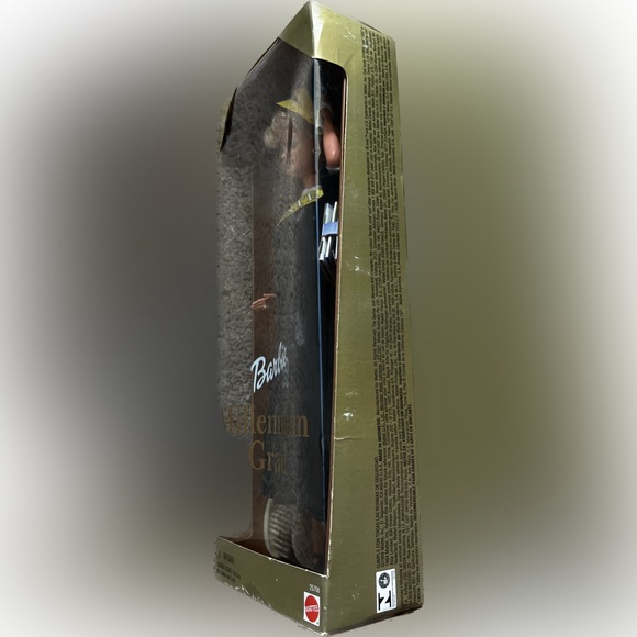 Barbie Millennium Grad - Picture 5 of 5